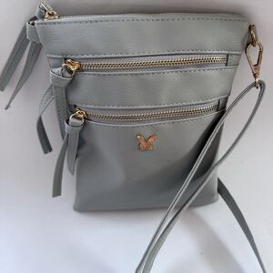 Avenue 9 Light Blue 3 Zip Pebble Leather Top Zip Crossbody Purse EUC